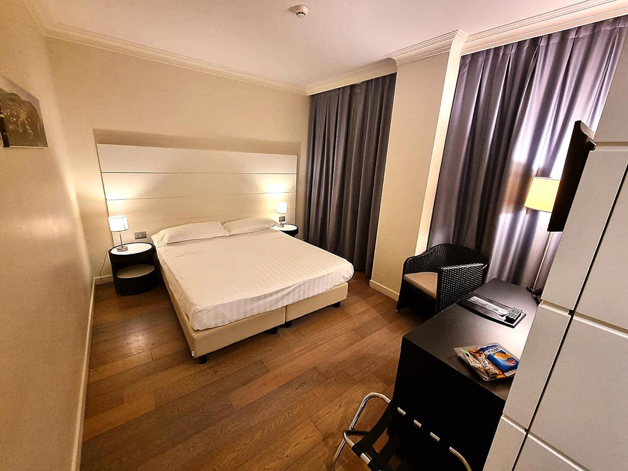 Tag Hotel Fano Esterno foto