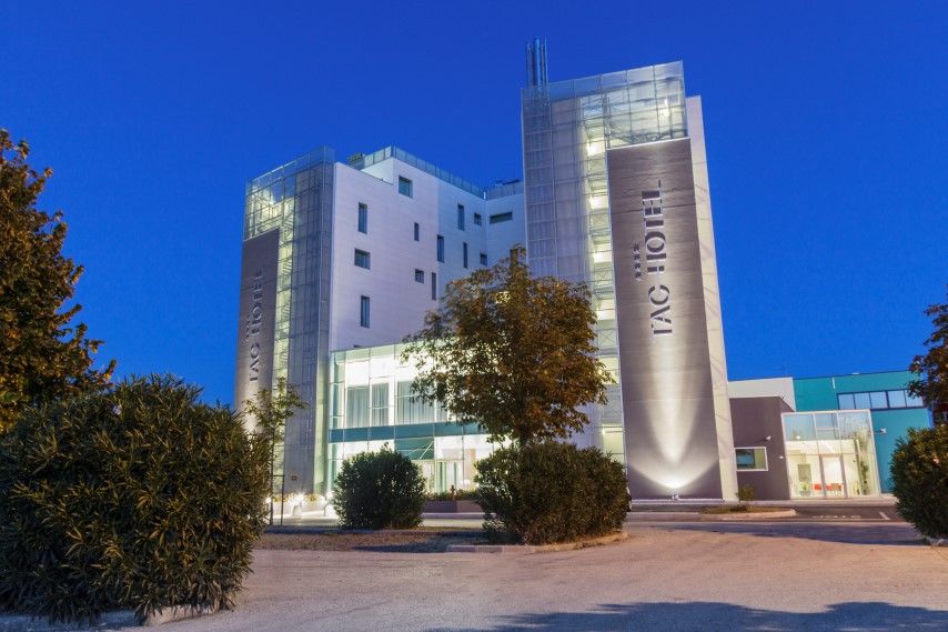 Tag Hotel Fano Esterno foto