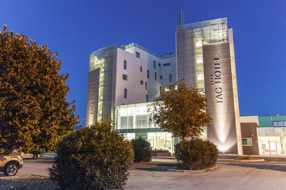 Tag Hotel Fano Esterno foto