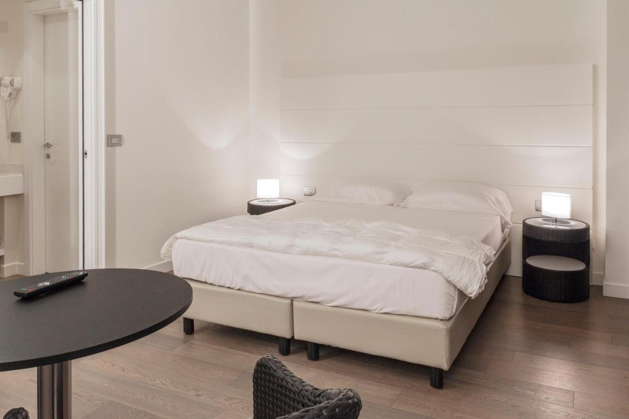 Tag Hotel Fano Camera foto